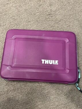 Thule Gauntlet 3.0 13" laptop sleeve